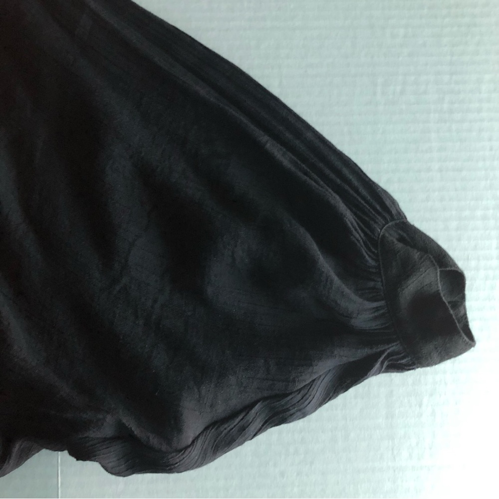 Black Long Sleeve Pleaded Loose Fit Top - Picture 7 of 12